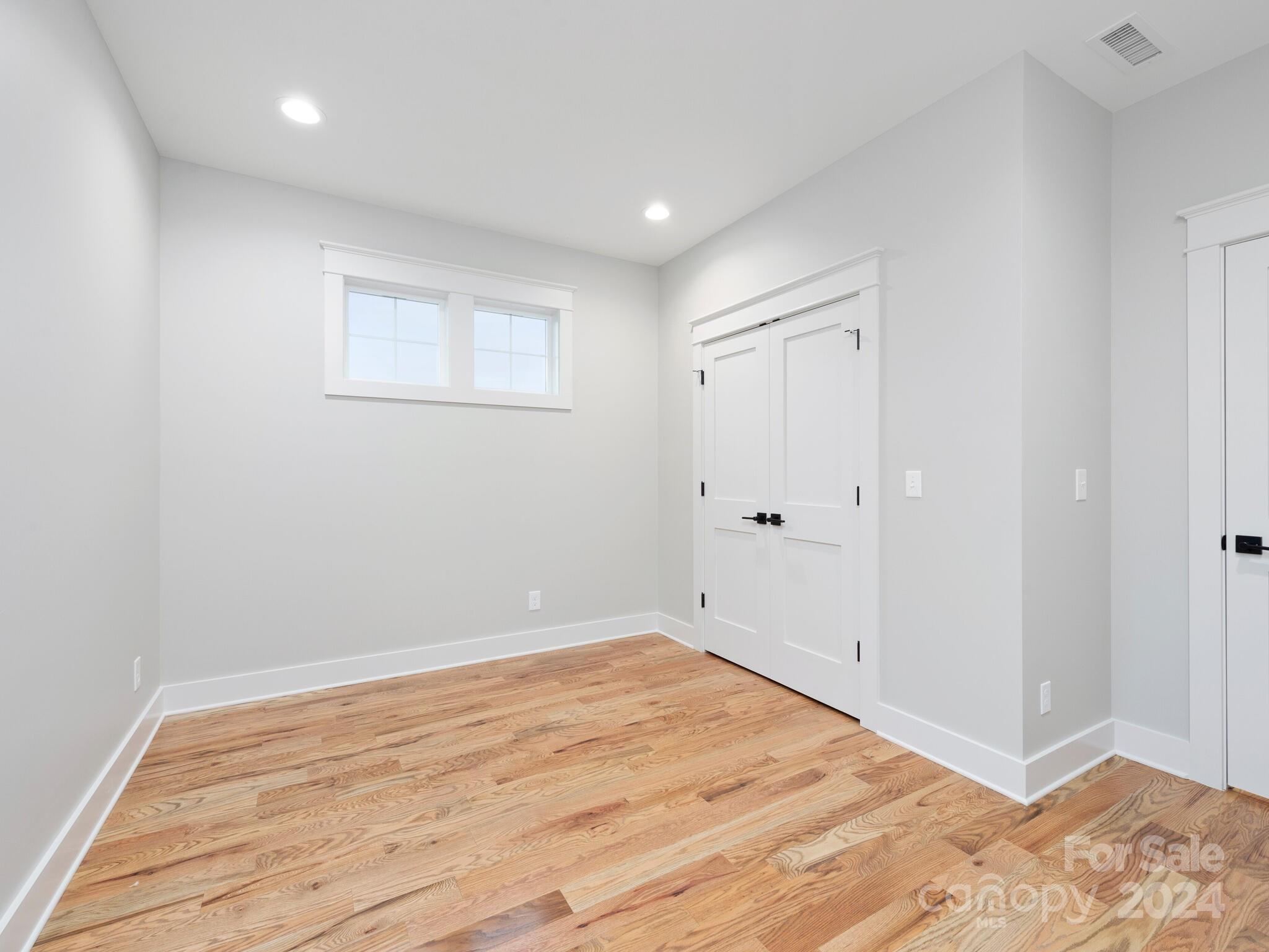 5 Mountain View Avenue