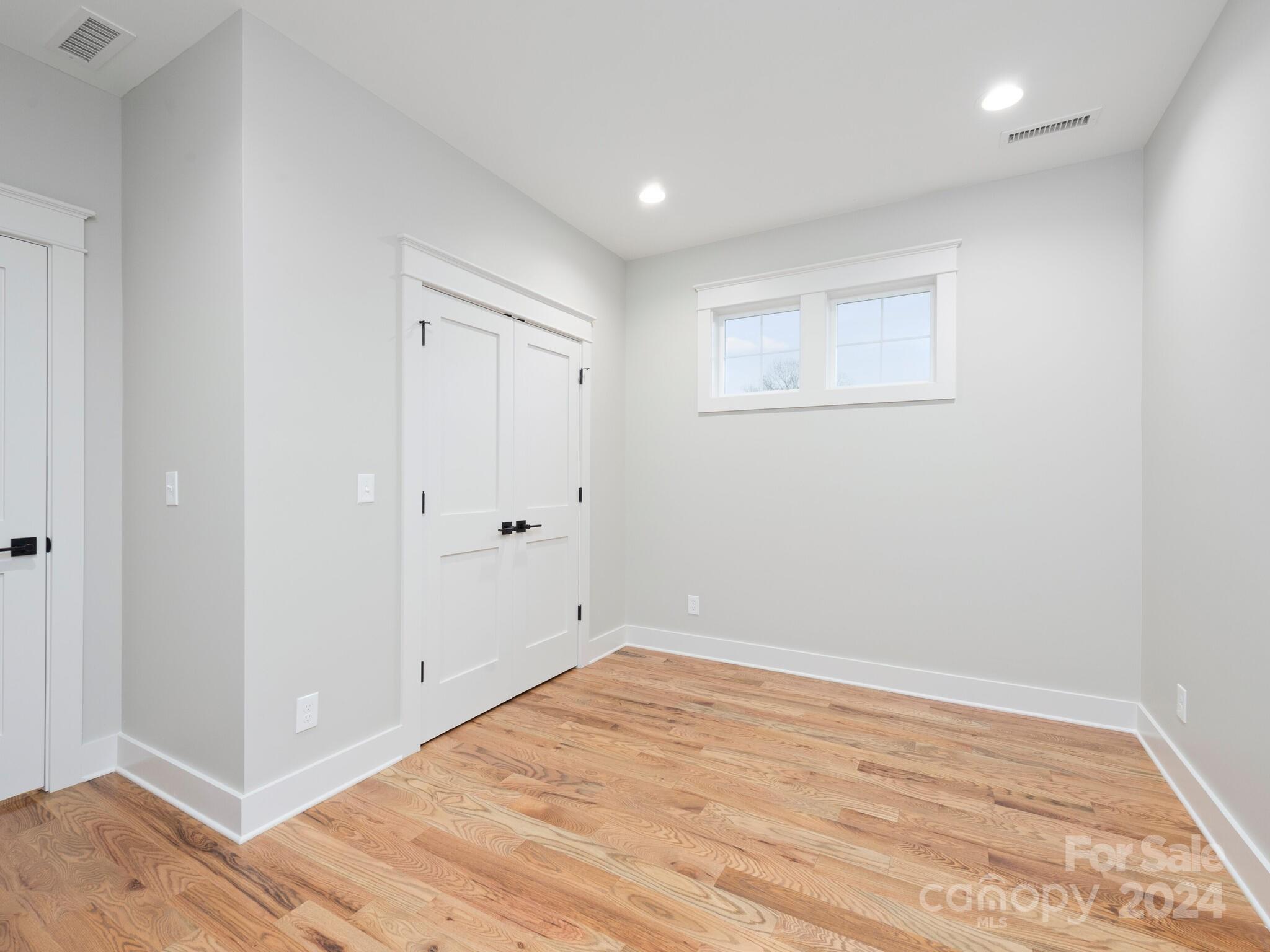 5 Mountain View Avenue