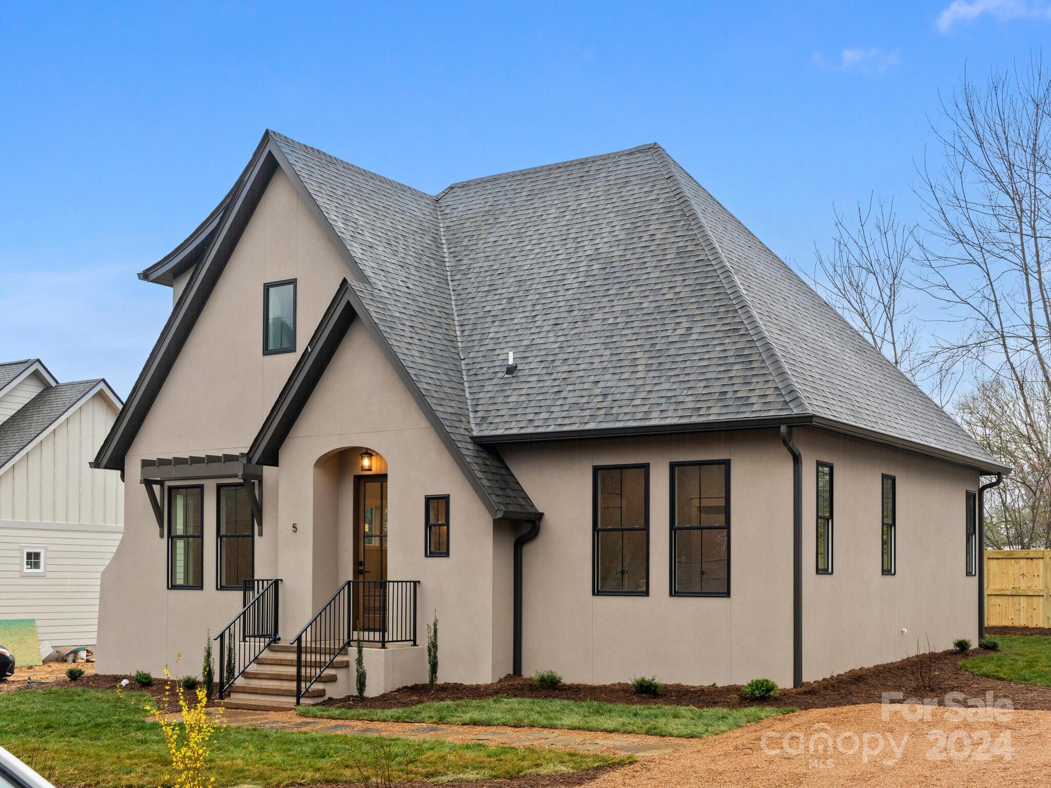 5 Mountain View Avenue