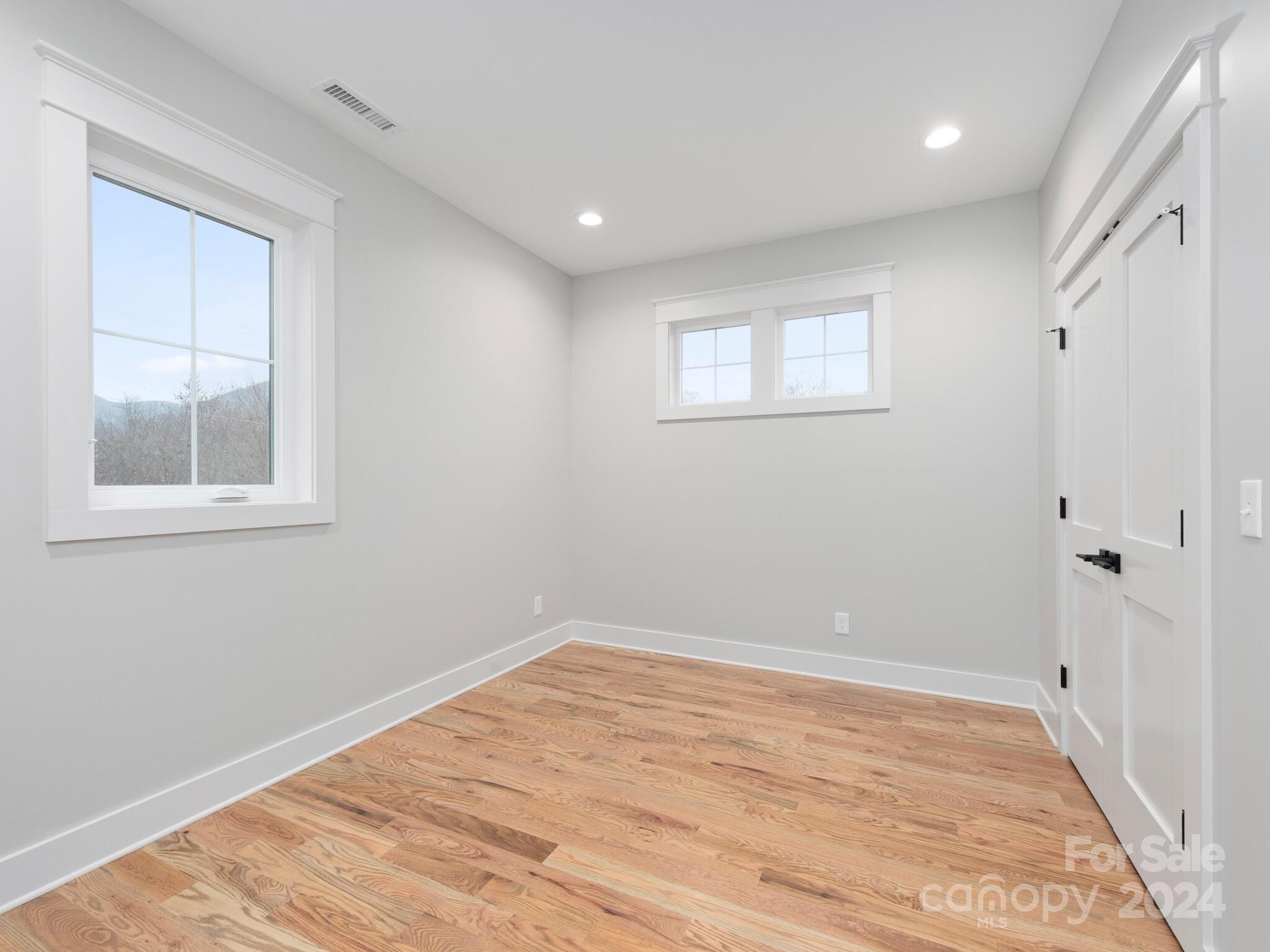 5 Mountain View Avenue