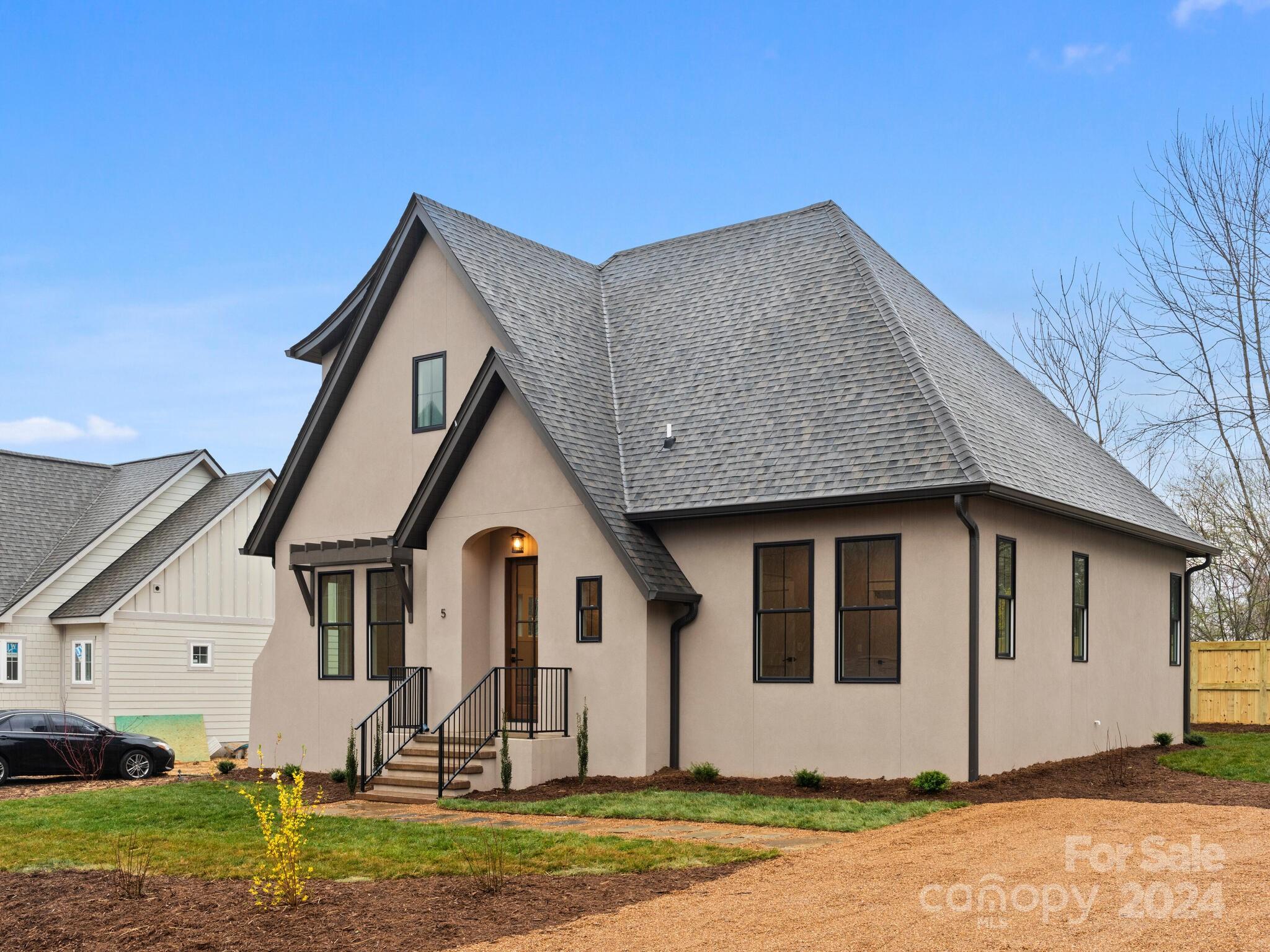 5 Mountain View Avenue