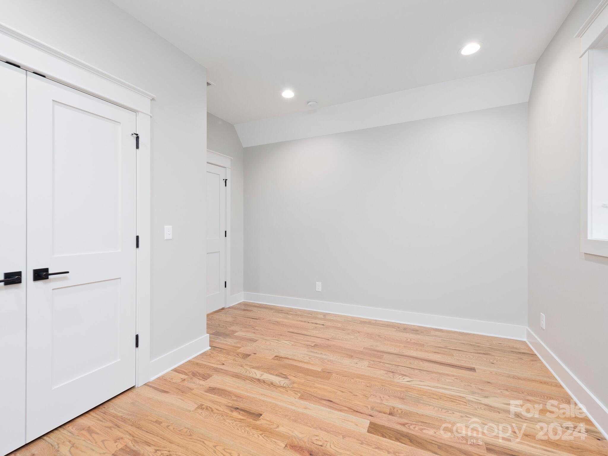 5 Mountain View Avenue
