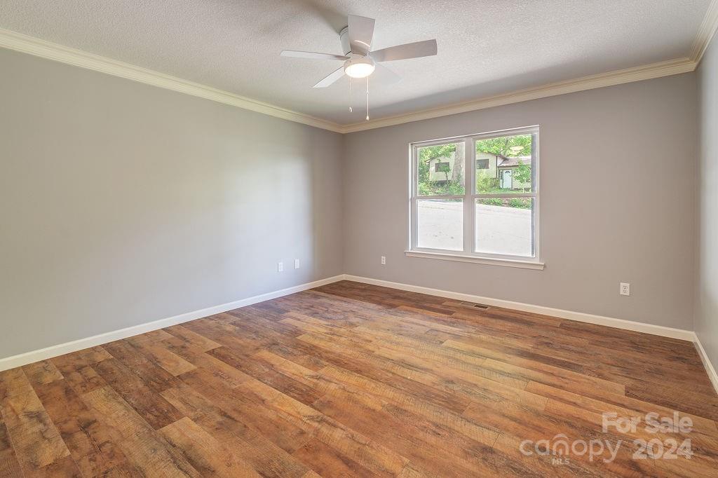 1016 Mountain Drive