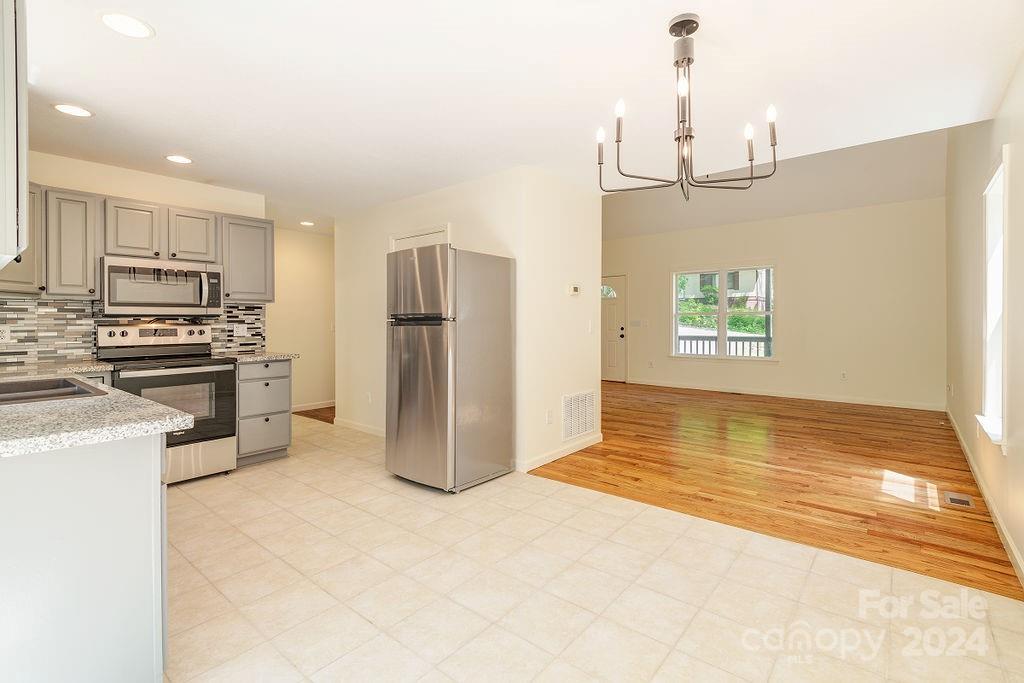 1016 Mountain Drive