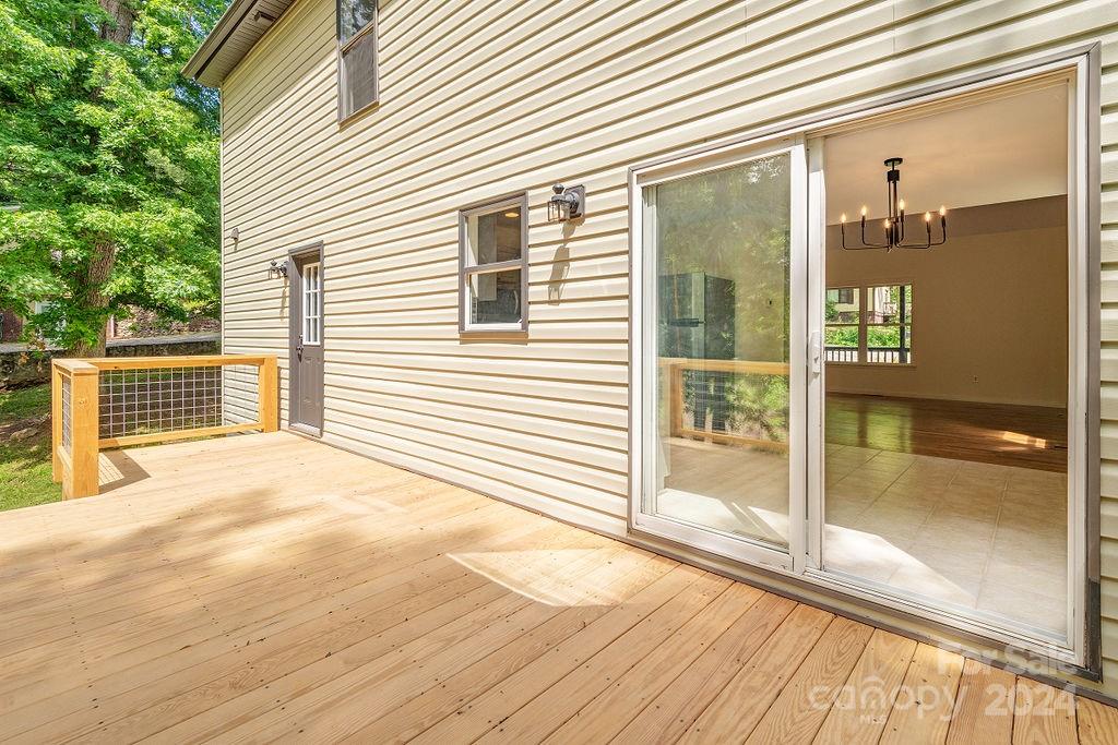 1016 Mountain Drive
