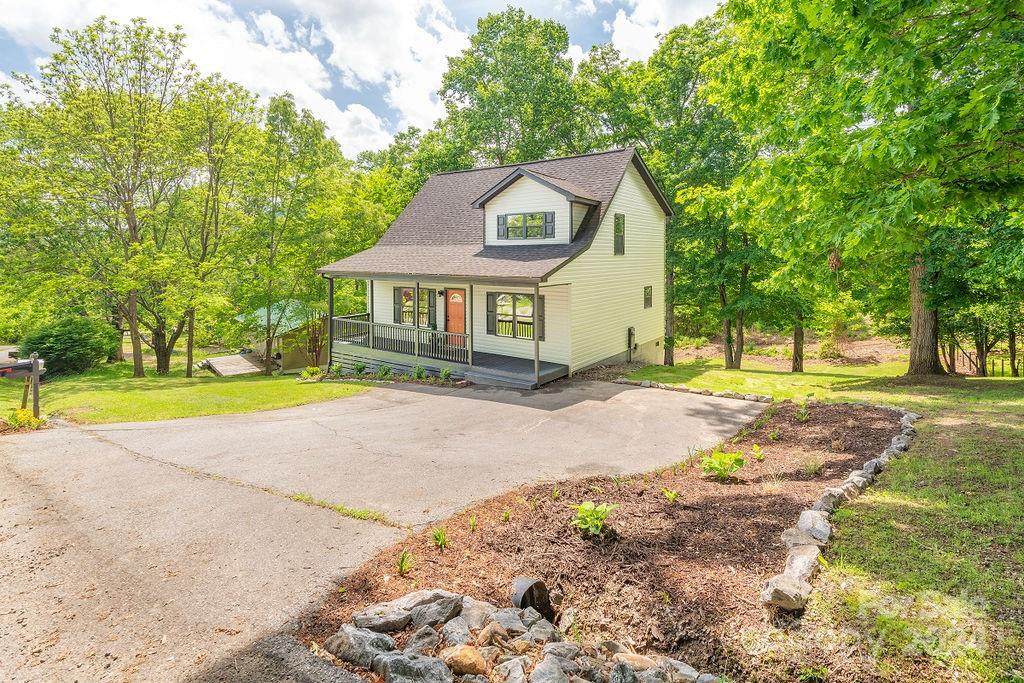 1016 Mountain Drive