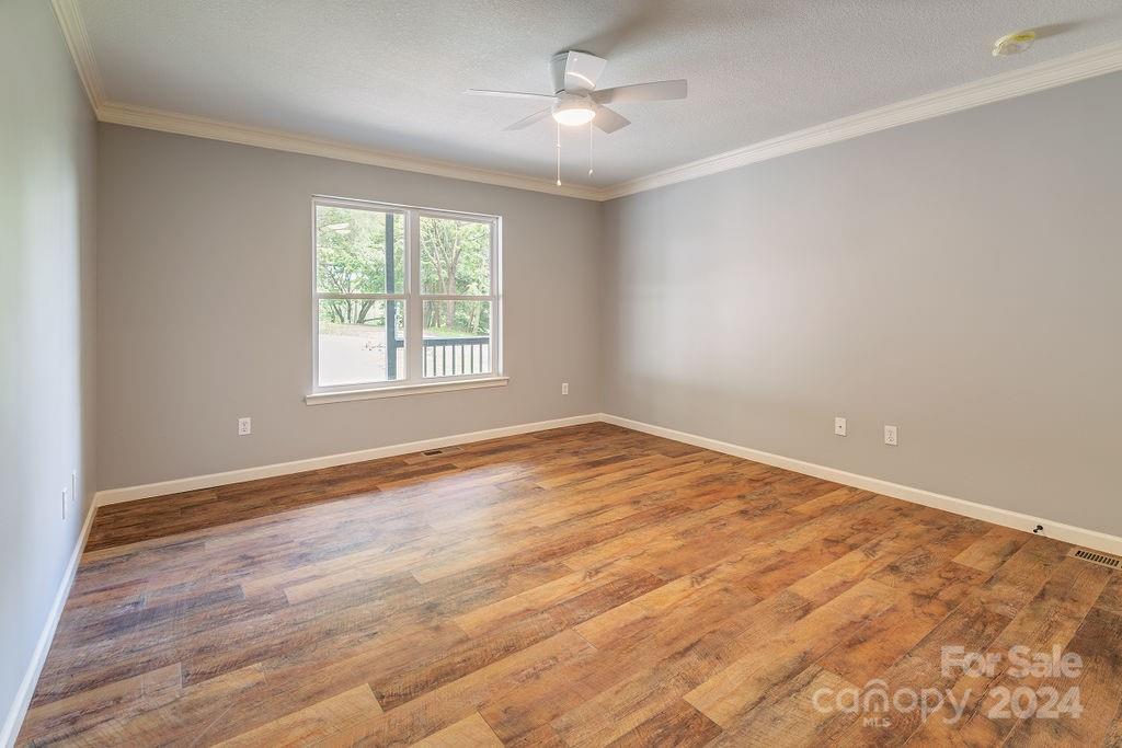 1016 Mountain Drive