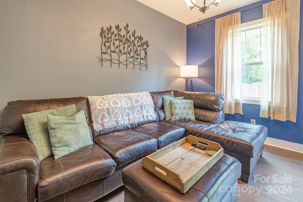 371 Cardwell Lane