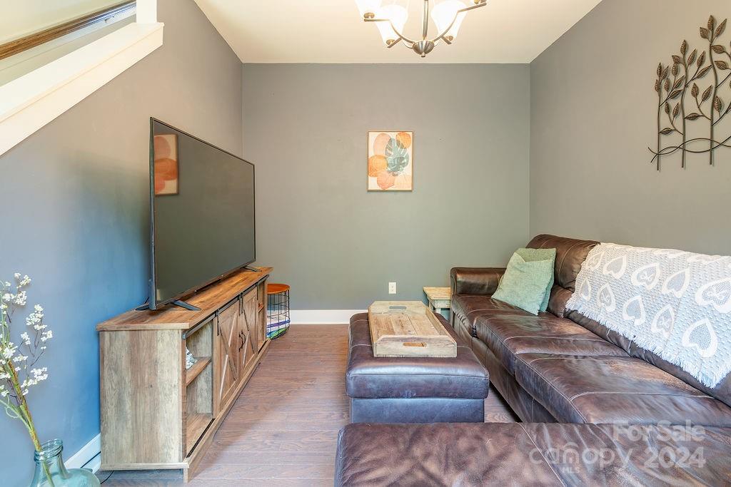 371 Cardwell Lane