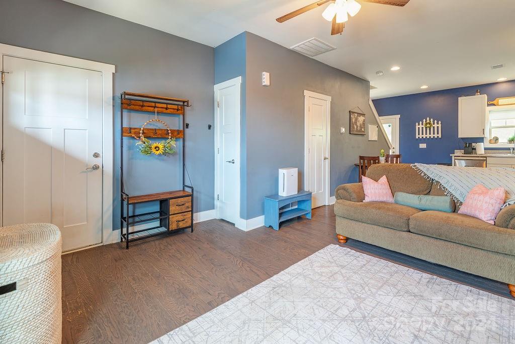 371 Cardwell Lane