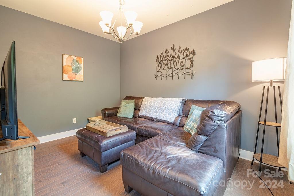 371 Cardwell Lane