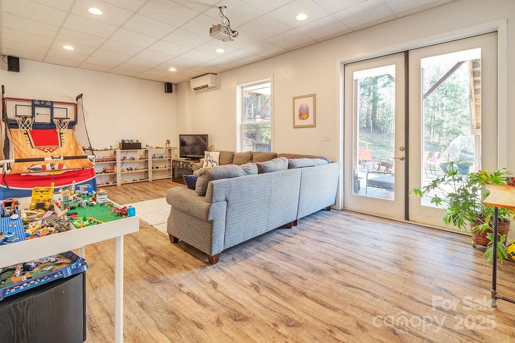11 Gaston Mountain Road