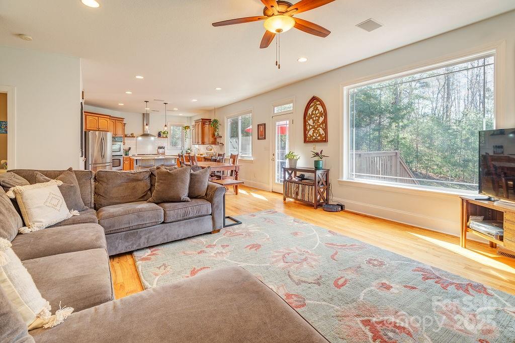 11 Gaston Mountain Road