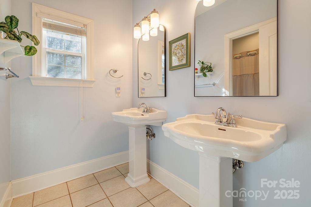 11 Gaston Mountain Road
