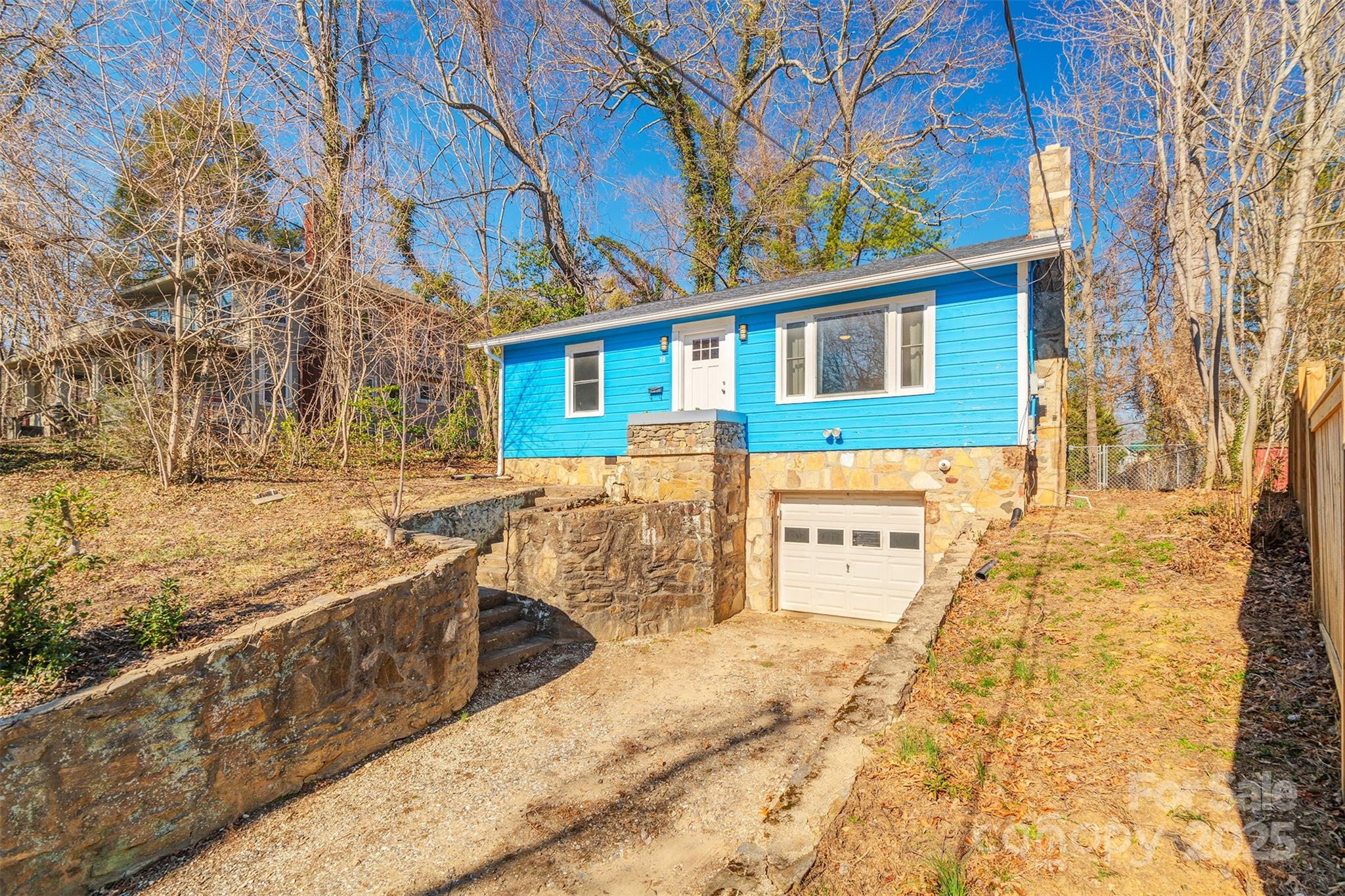 28 Robindale Avenue