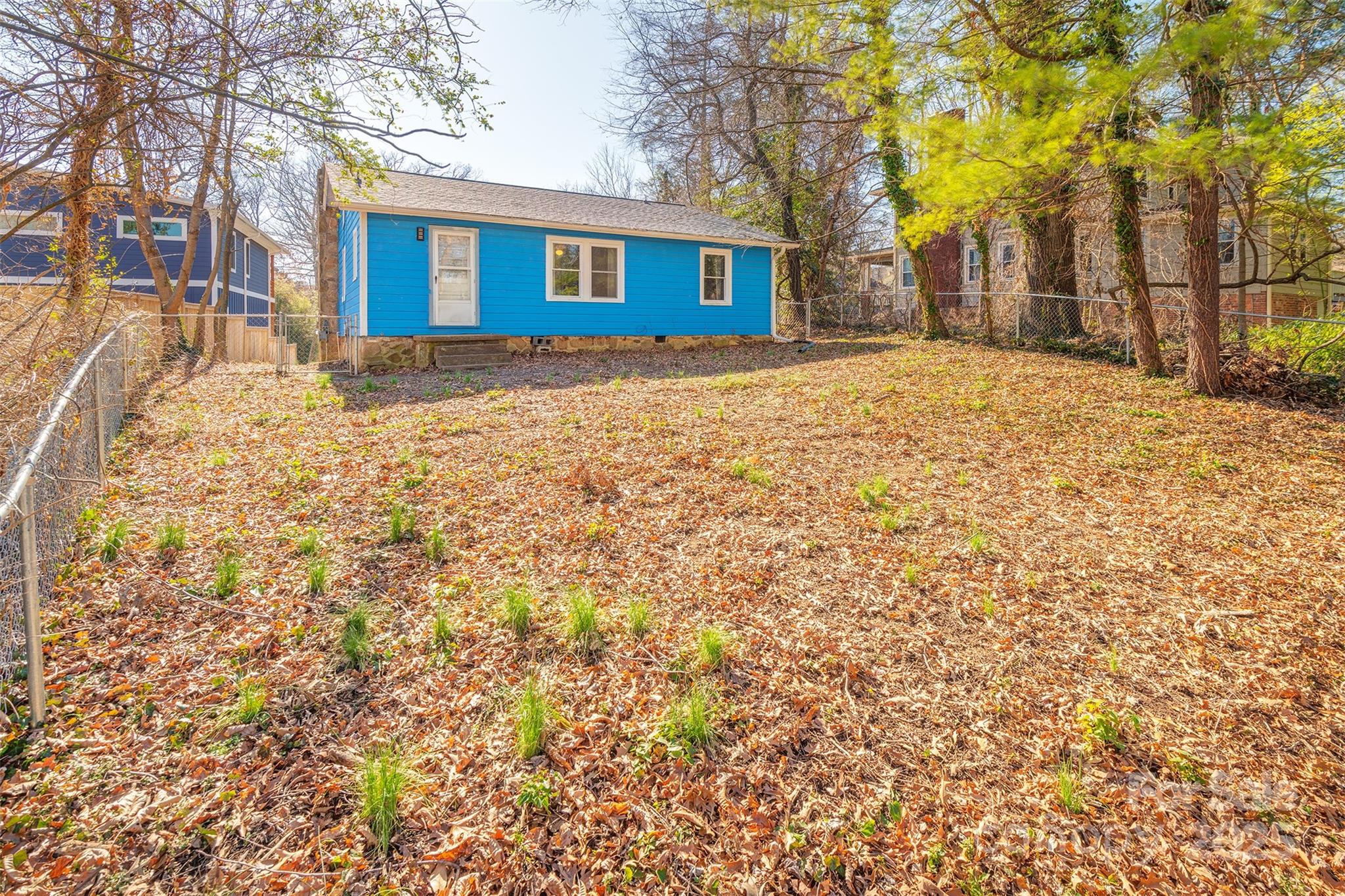 28 Robindale Avenue