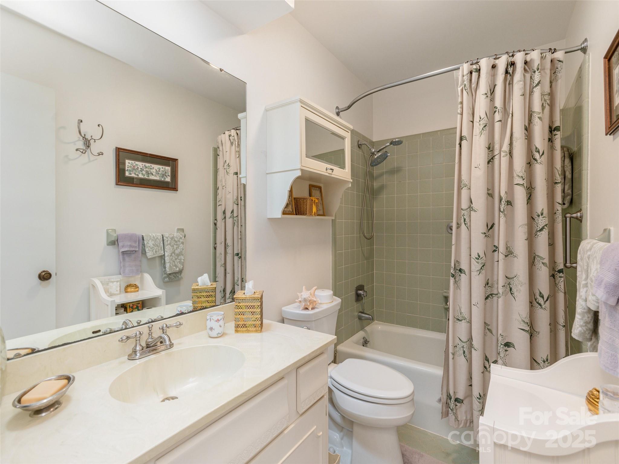 208 Crowfields Drive