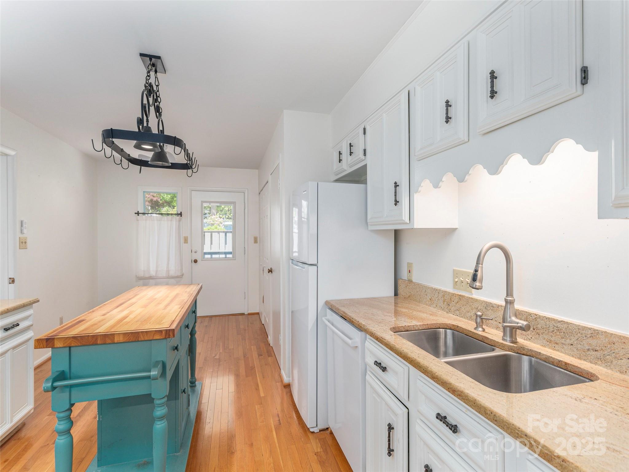 208 Crowfields Drive