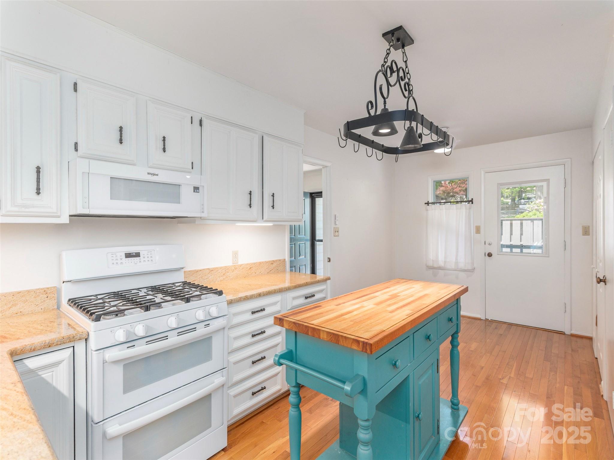 208 Crowfields Drive