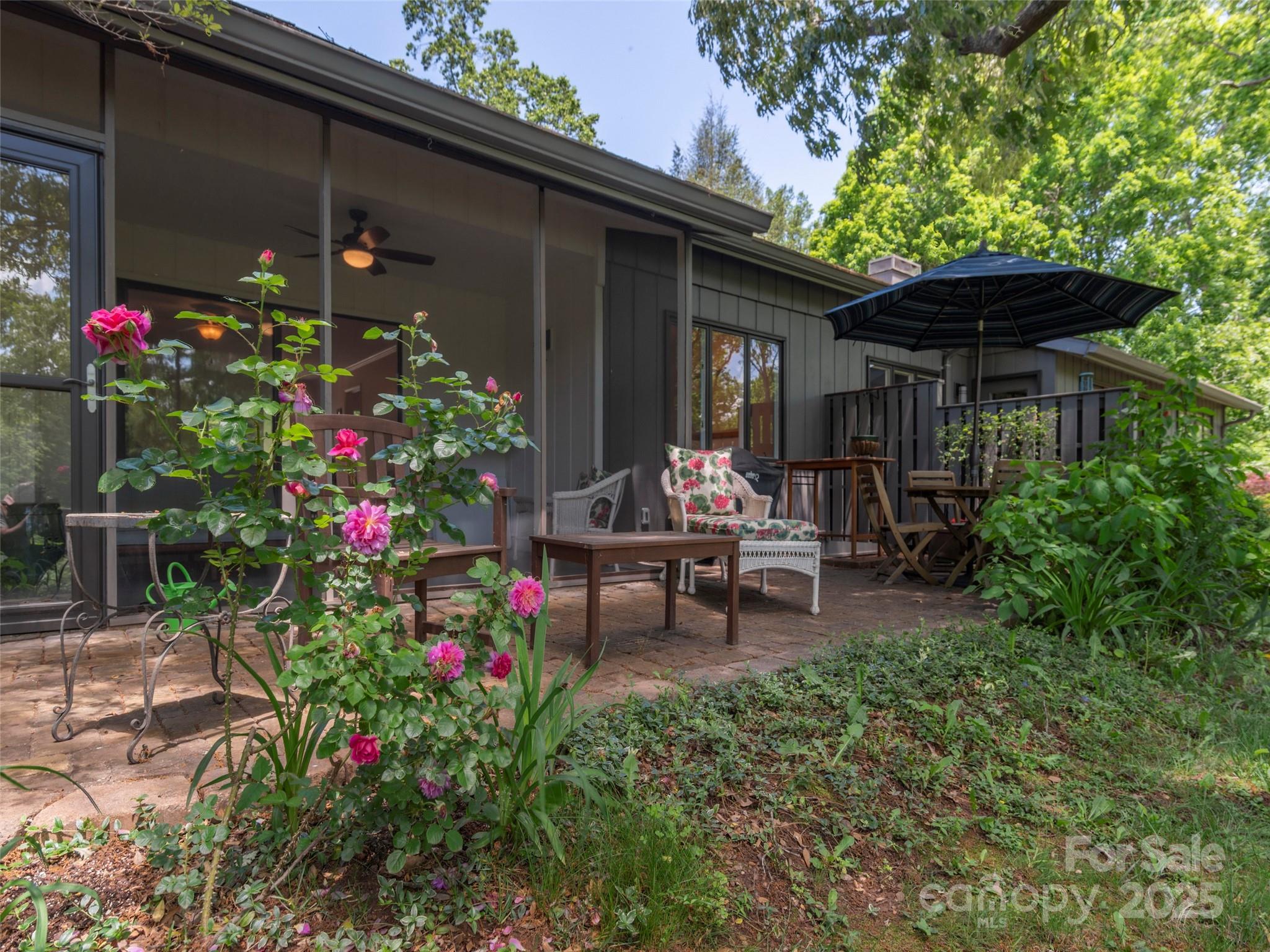 208 Crowfields Drive