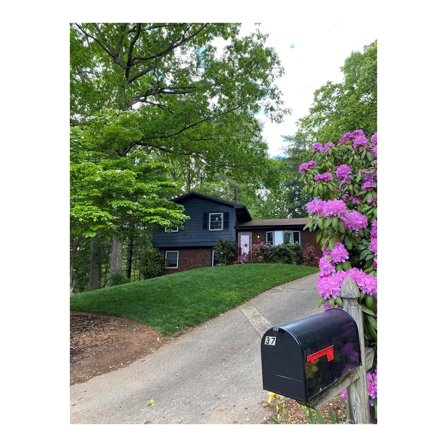 37 Brookcliff Drive