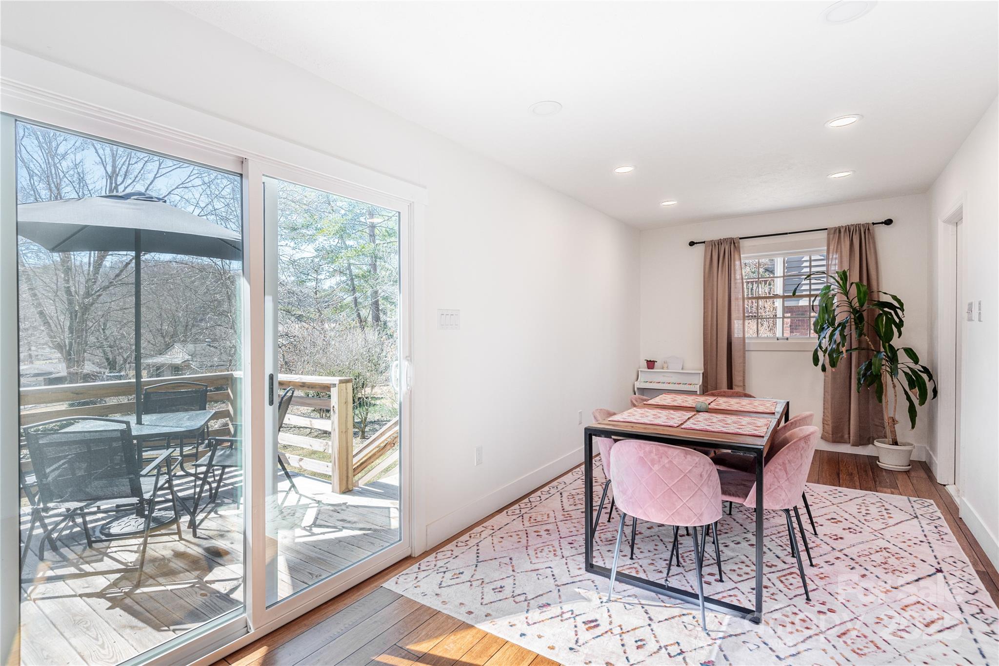 7 Brookcliff Drive