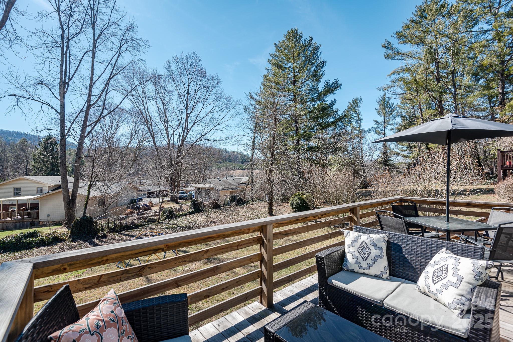 7 Brookcliff Drive