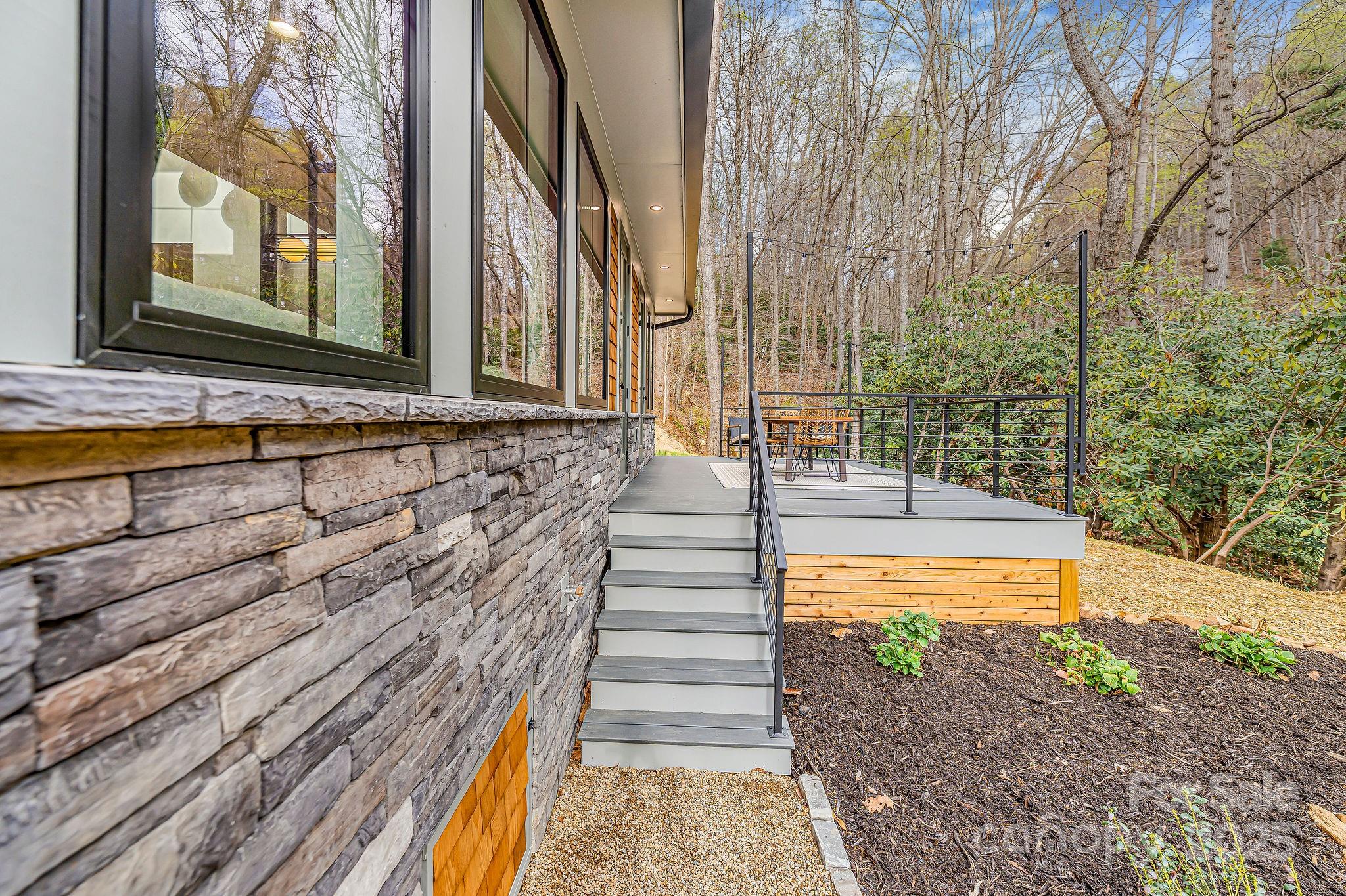 7 Brooksong Drive