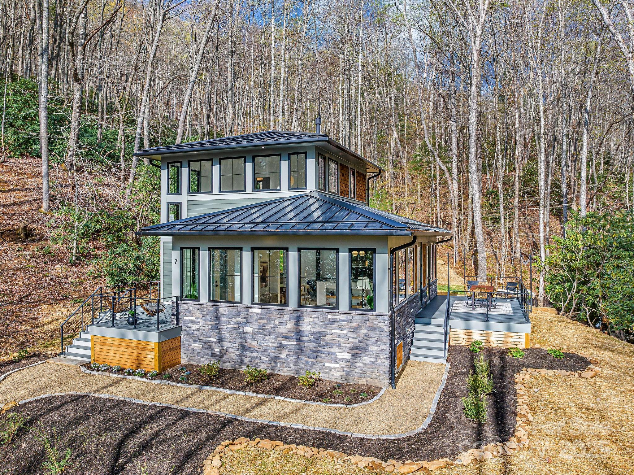 7 Brooksong Drive