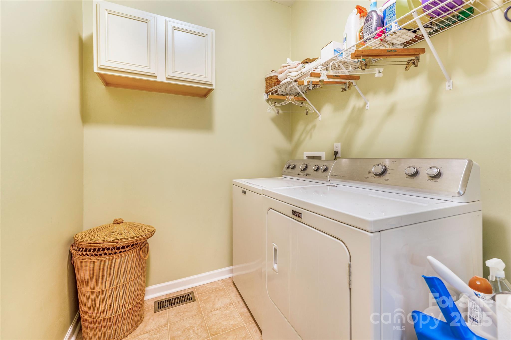 121 W Ashe Bridge Road W