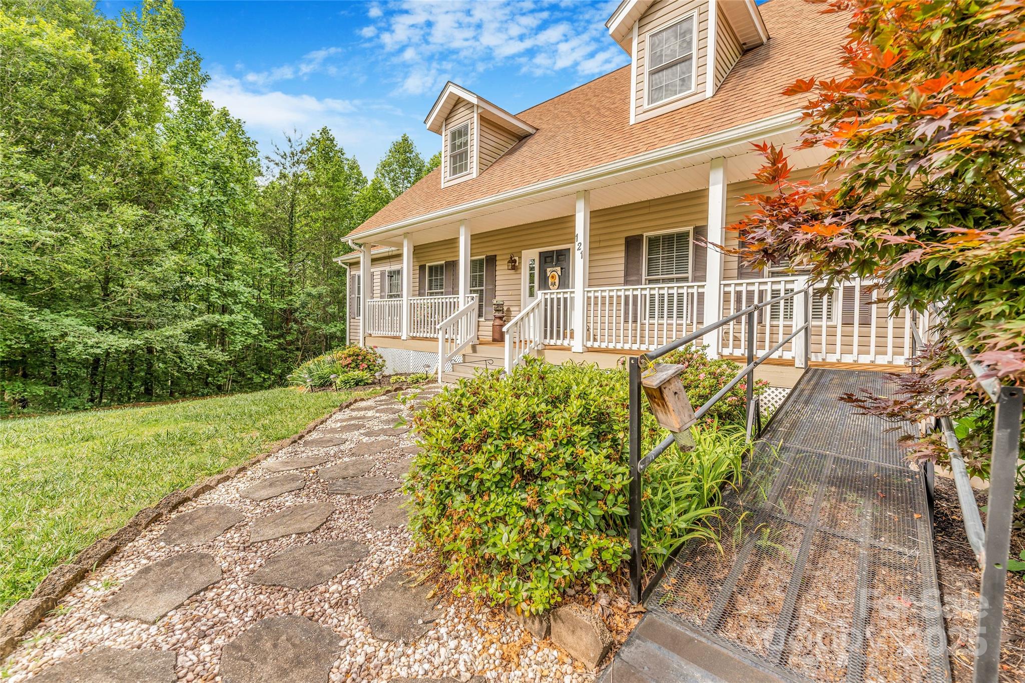 121 W Ashe Bridge Road W