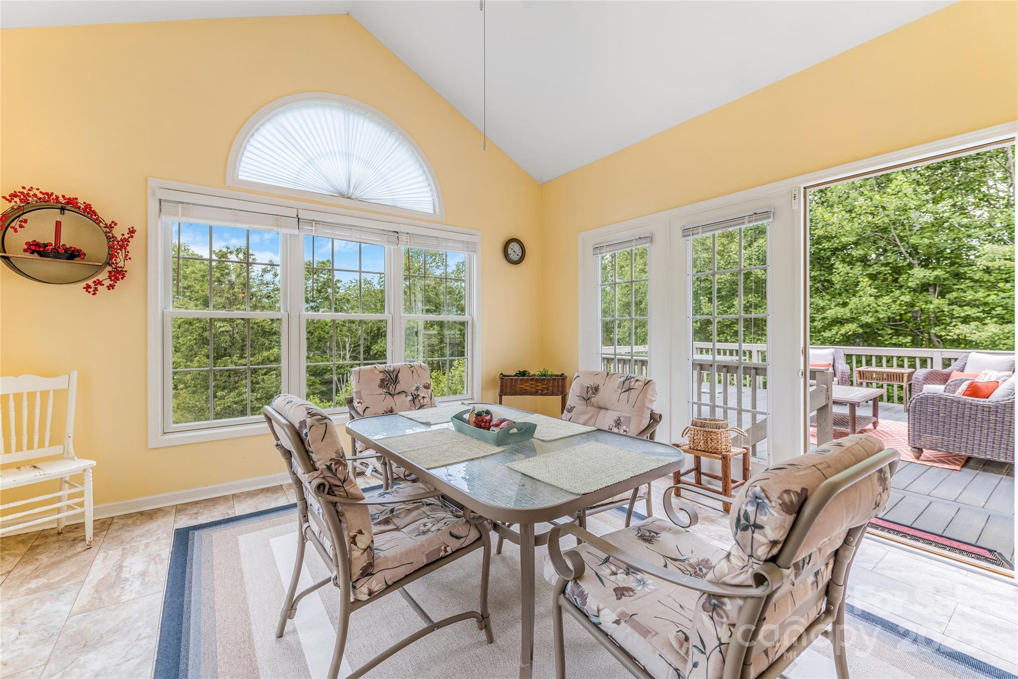 121 W Ashe Bridge Road W