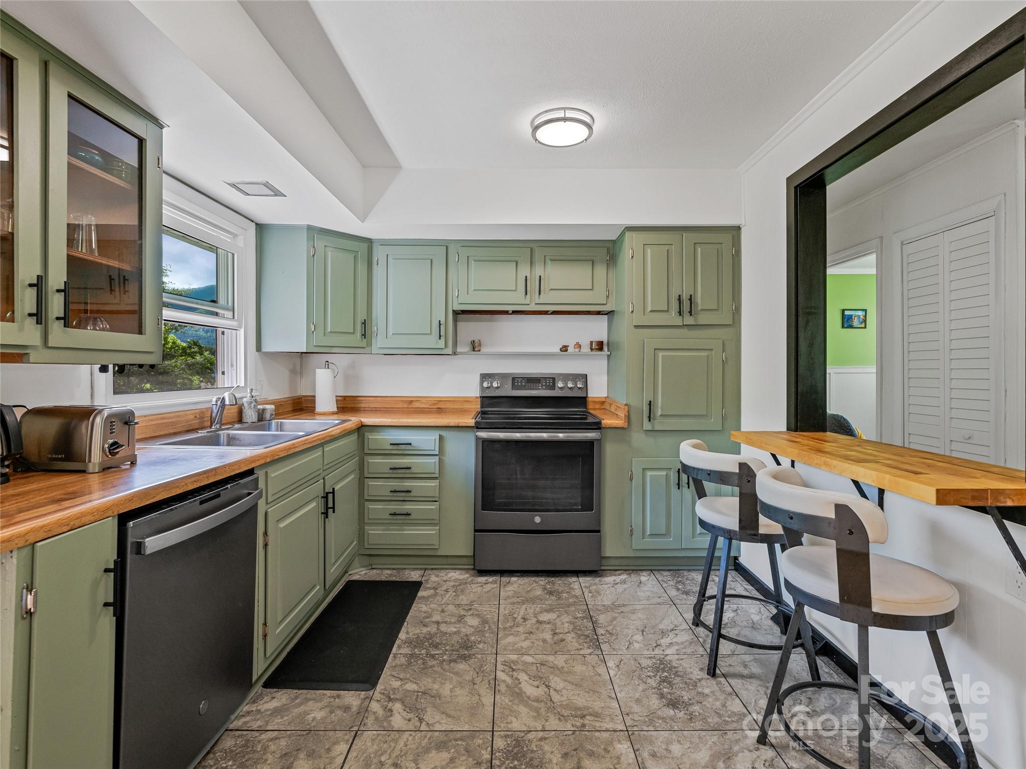 143 Mountain Crest Road