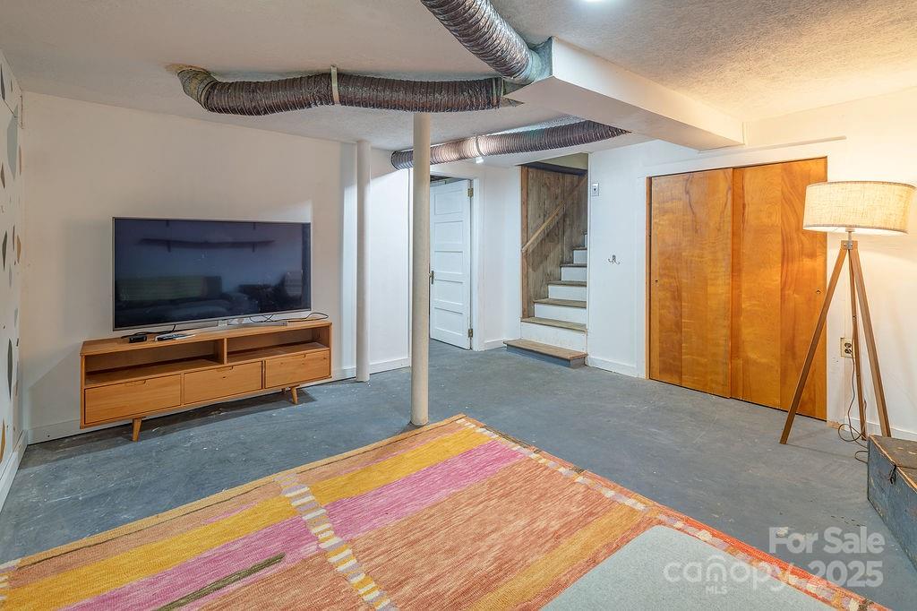 106 Shelburne Road