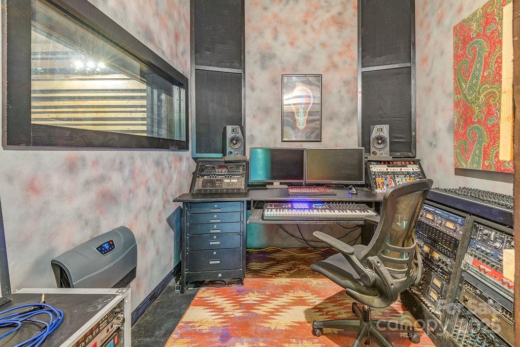 44 Samayoa Place
