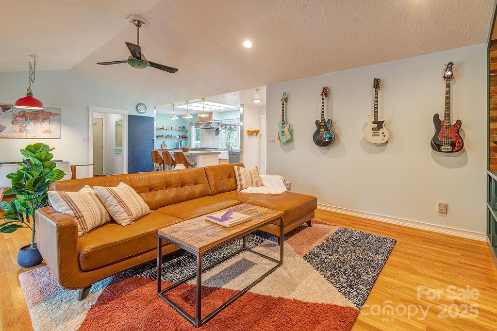 44 Samayoa Place