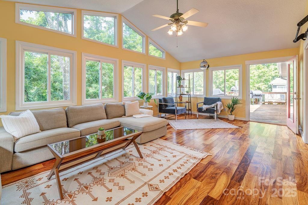 44 Samayoa Place