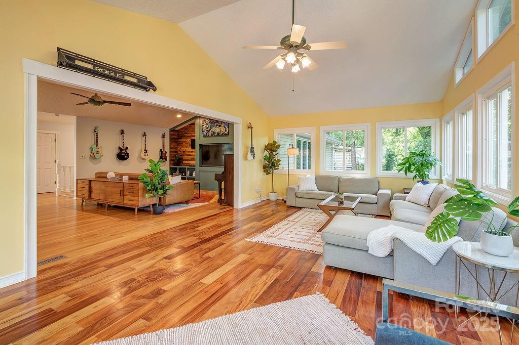44 Samayoa Place