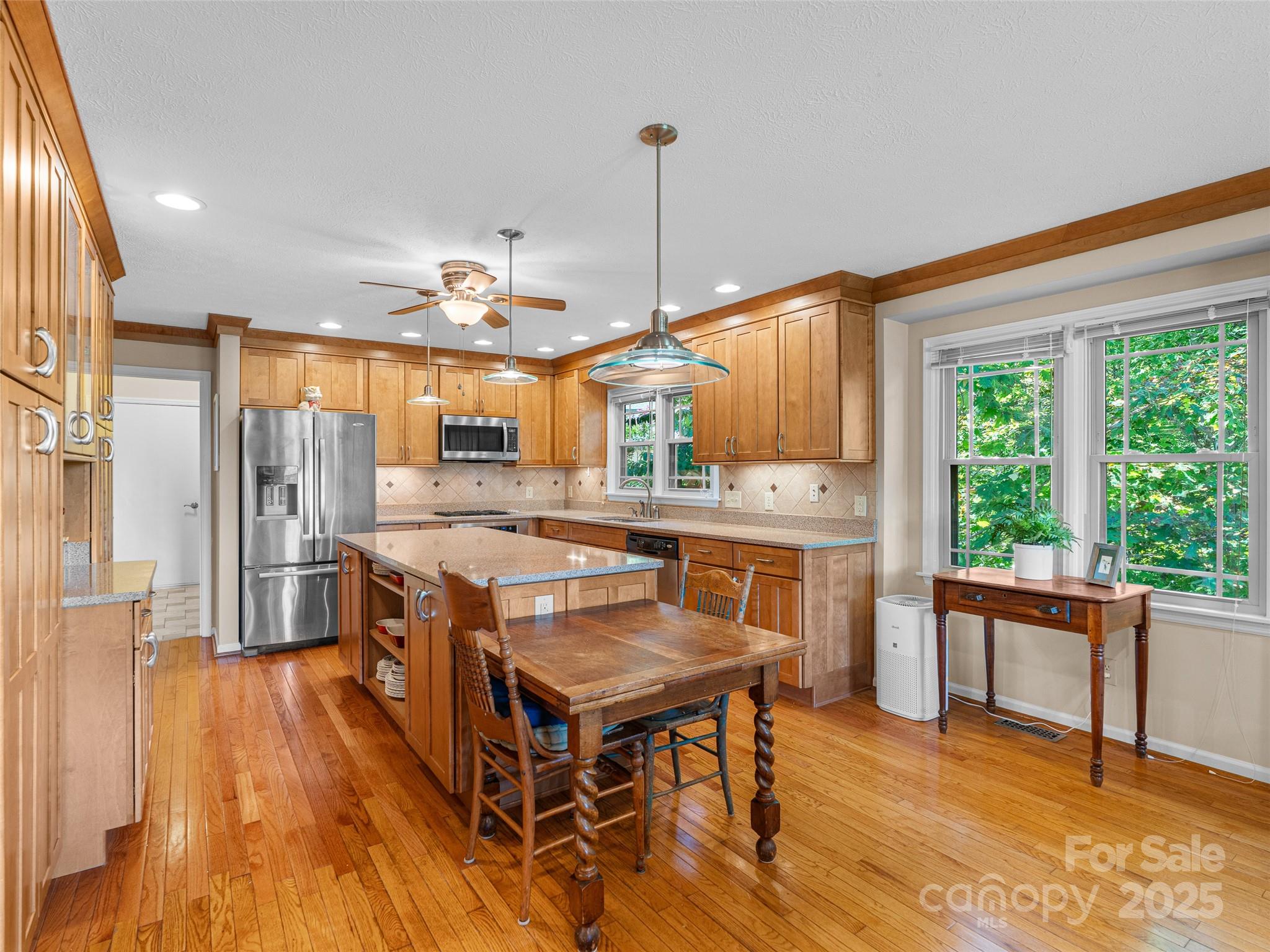 350 W Shay Circle