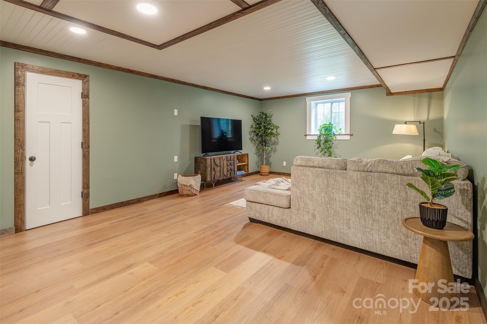 76 Woodland Hills Road