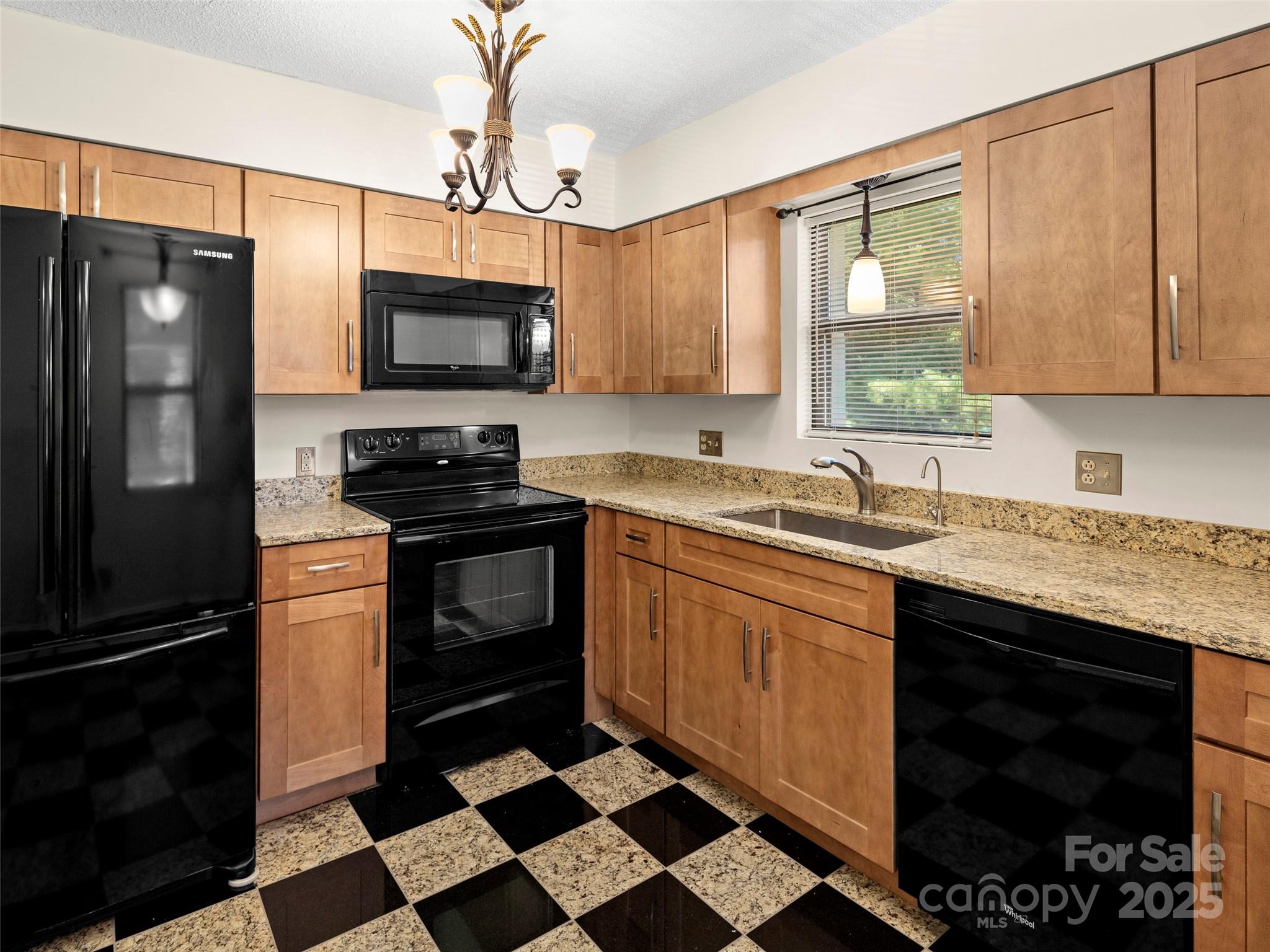 206 Abbey Circle