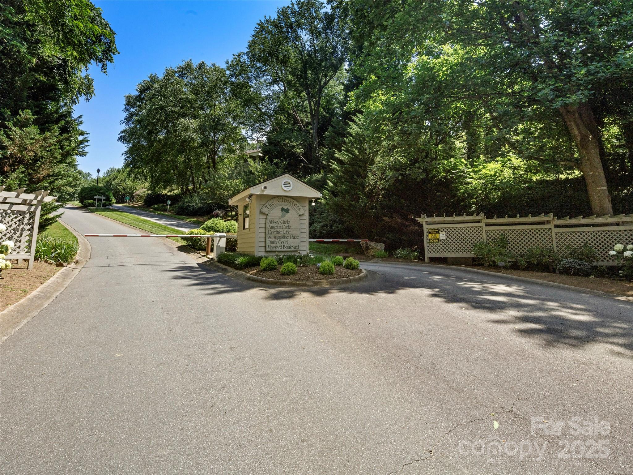 206 Abbey Circle