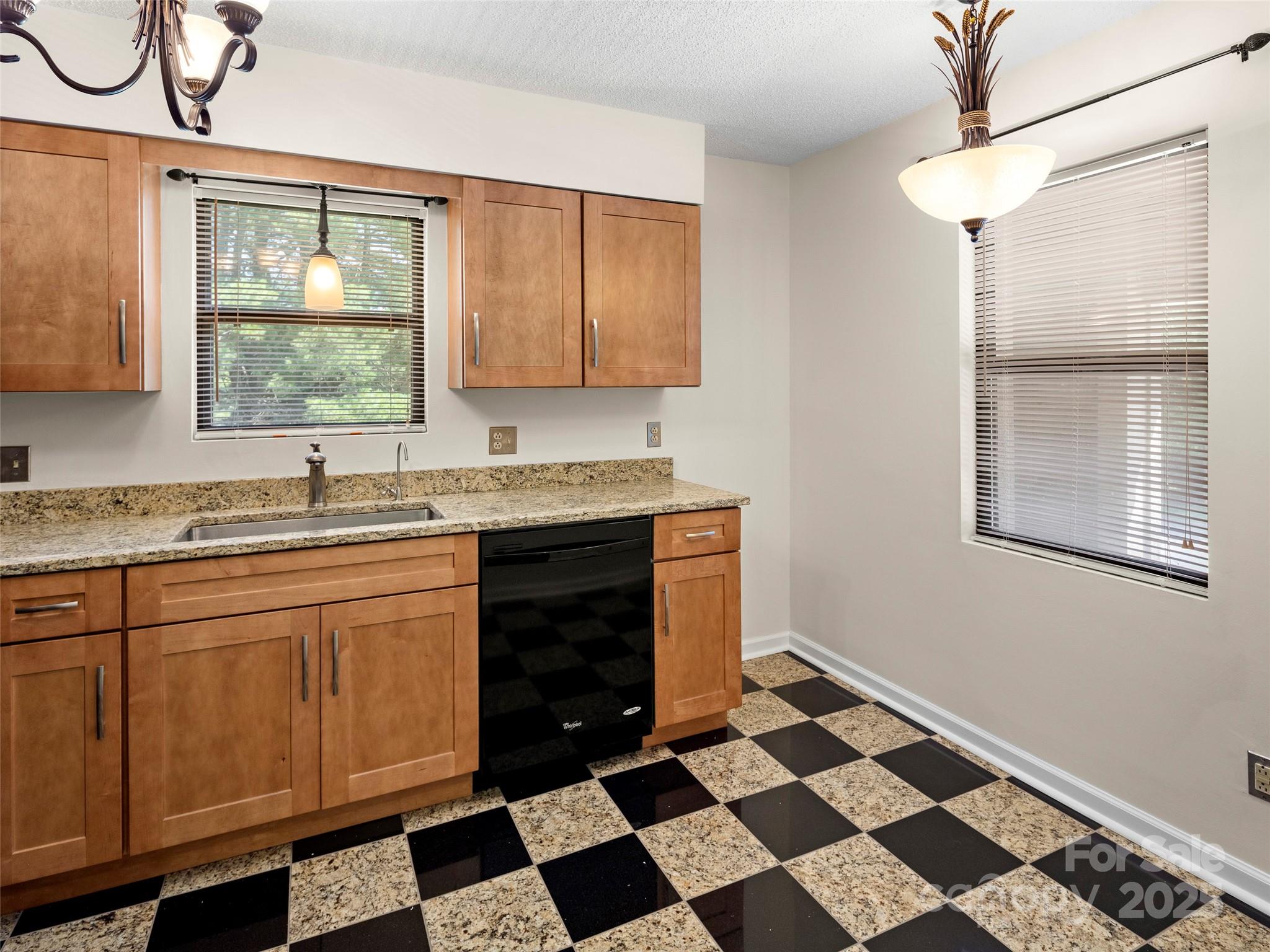 206 Abbey Circle