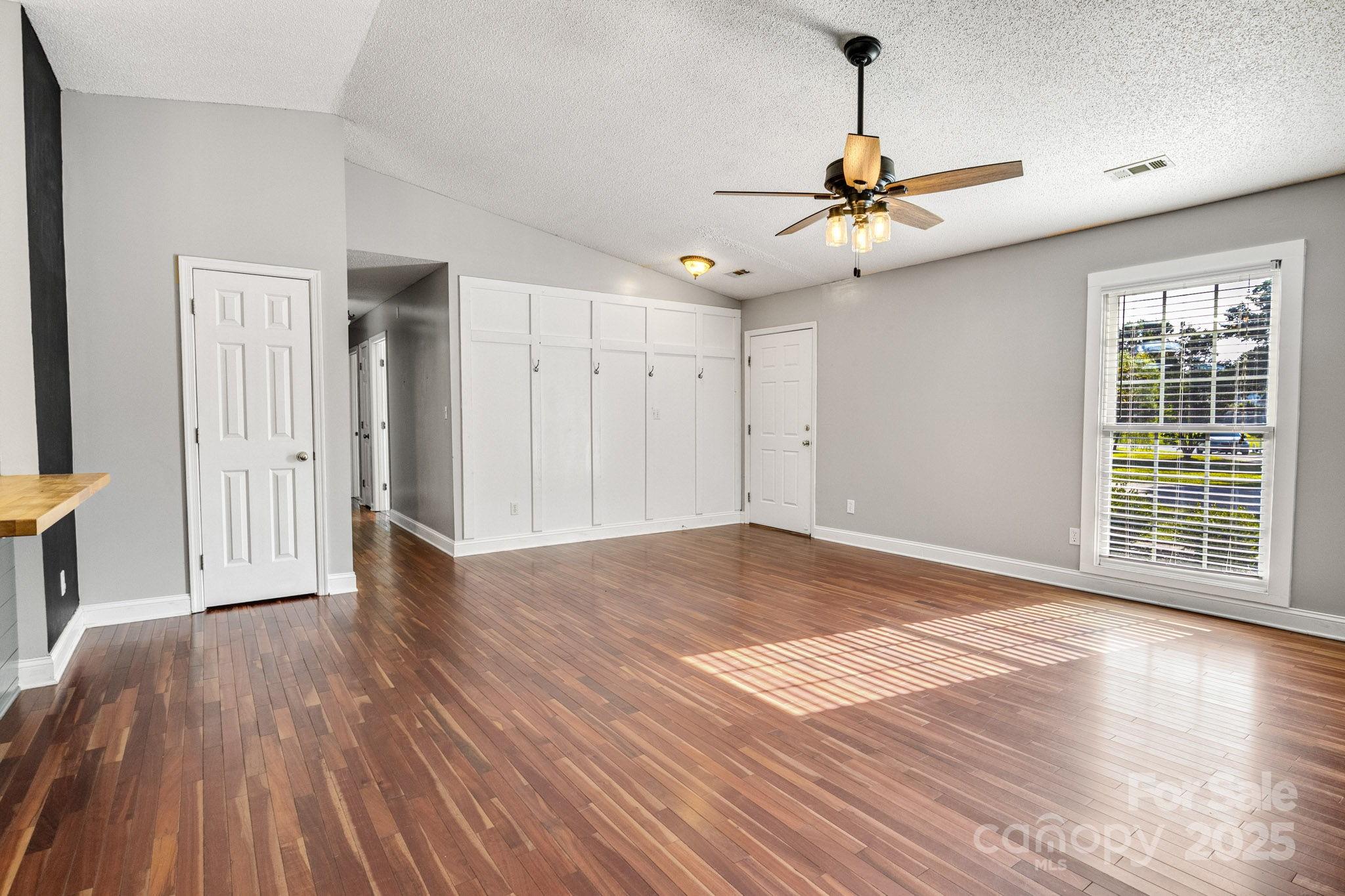1012 Thorncrest Drive