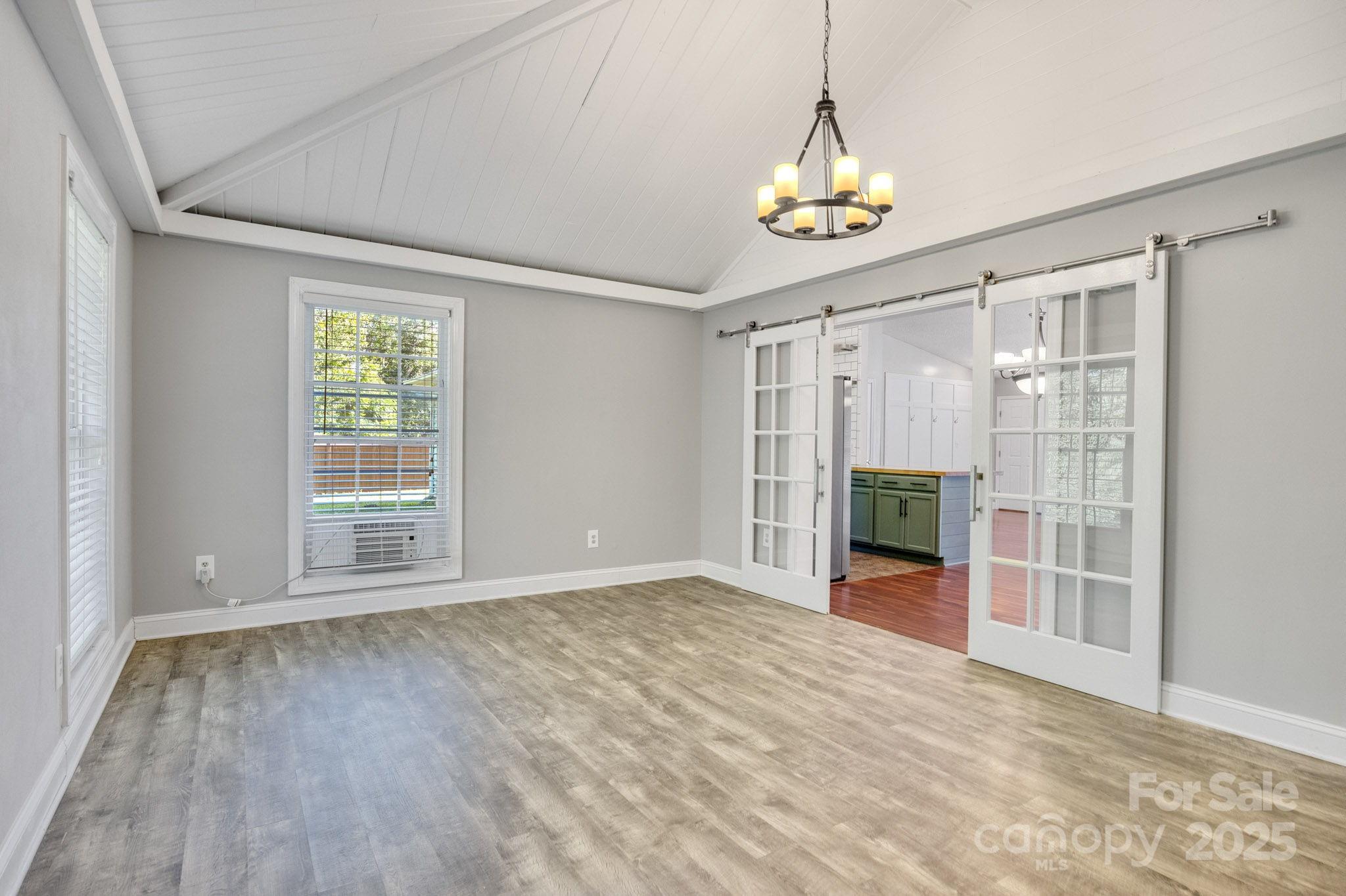 1012 Thorncrest Drive