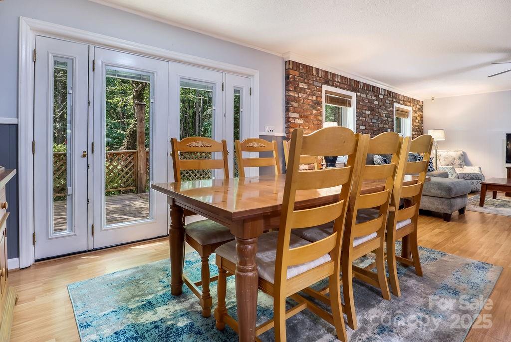 3 Stockwood Road
