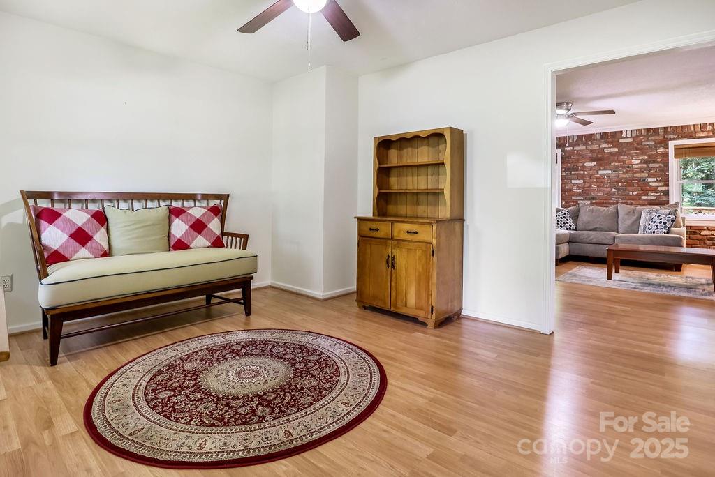 3 Stockwood Road