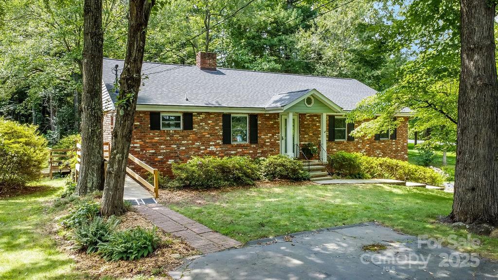3 Stockwood Road