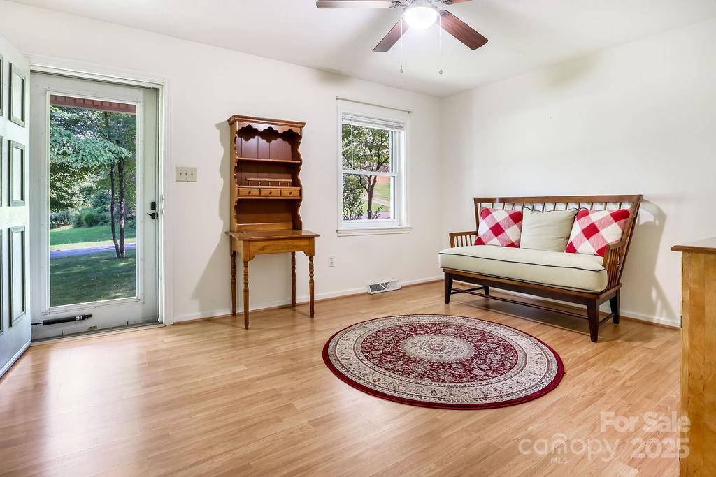 3 Stockwood Road