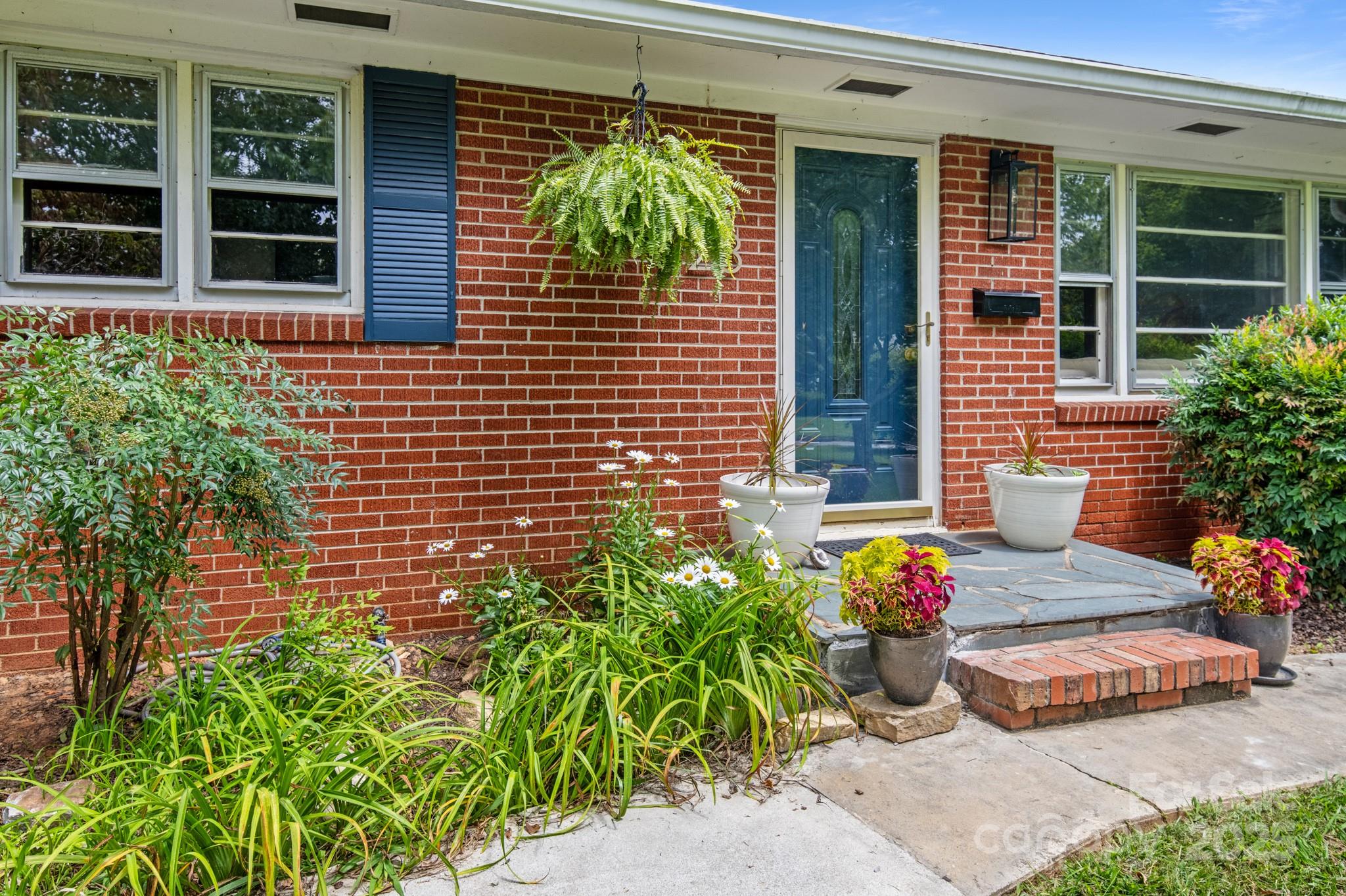 28 Woodgate Road